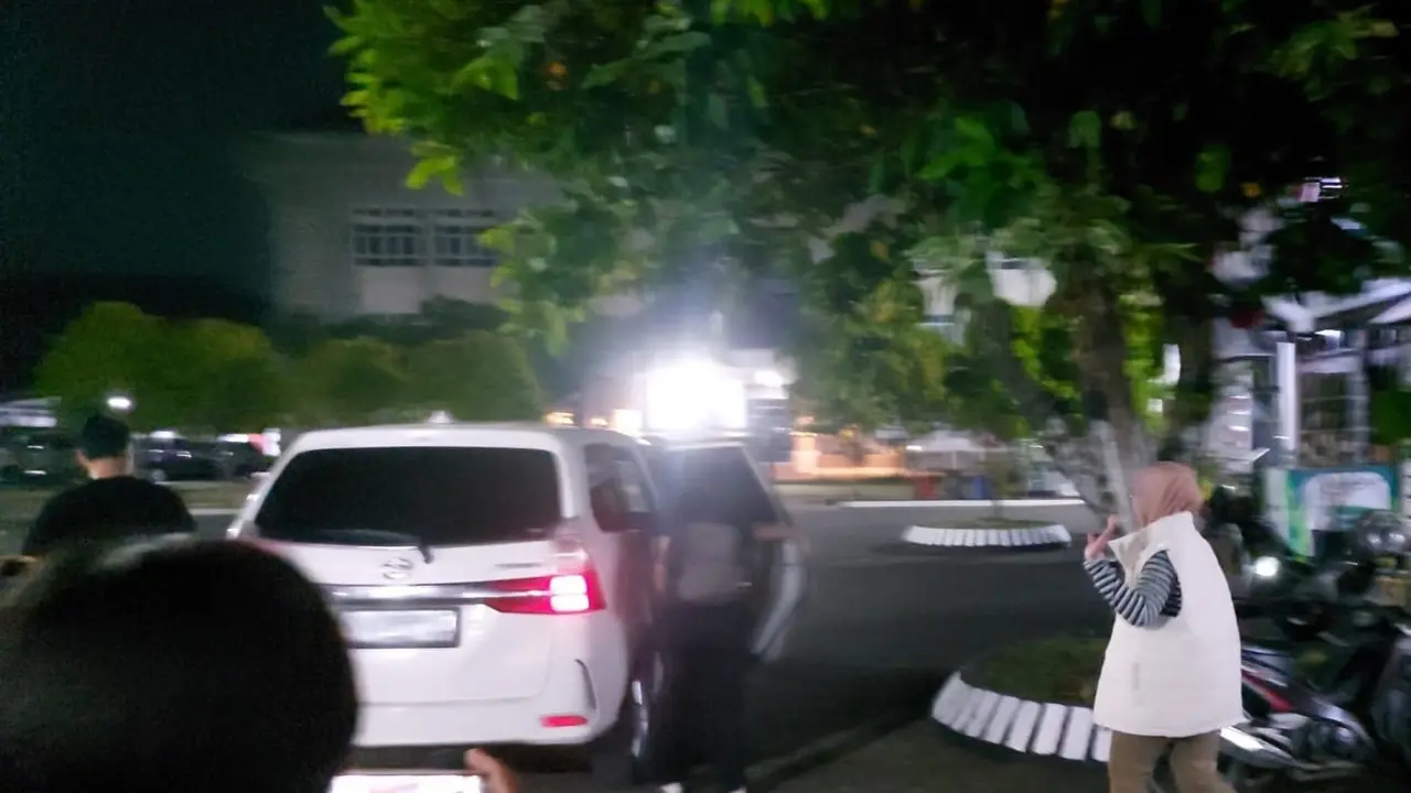 KPK Jemput Istri Bupati Pemalang Noor Faizah Maenofie Dini Hari saat OTT, Pilih Bungkam Saat Digelandang