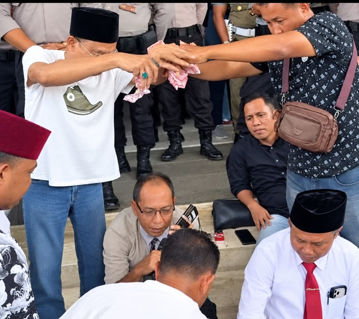Jenazah Warga Pamekasan Sempat Tertahan di RS, Warga Taburi Uang ke