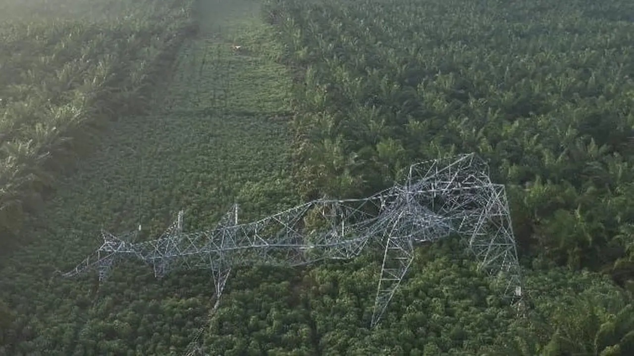 Badai Terjang Sumut, 12 Tower Transmisi PLN Roboh dan Bengkok