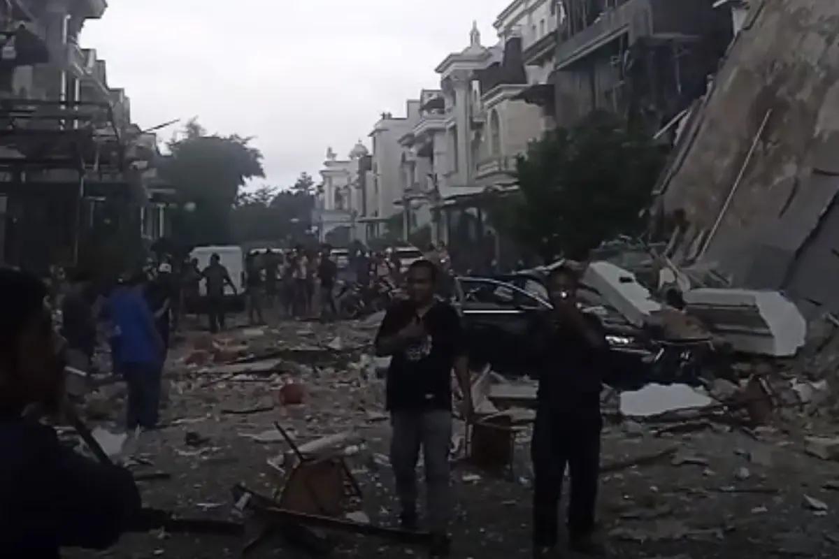 Ledakan Hancurkan Rumah di Perumahan Mewah Medan, 4 Orang Masih Terjebak Reruntuhan