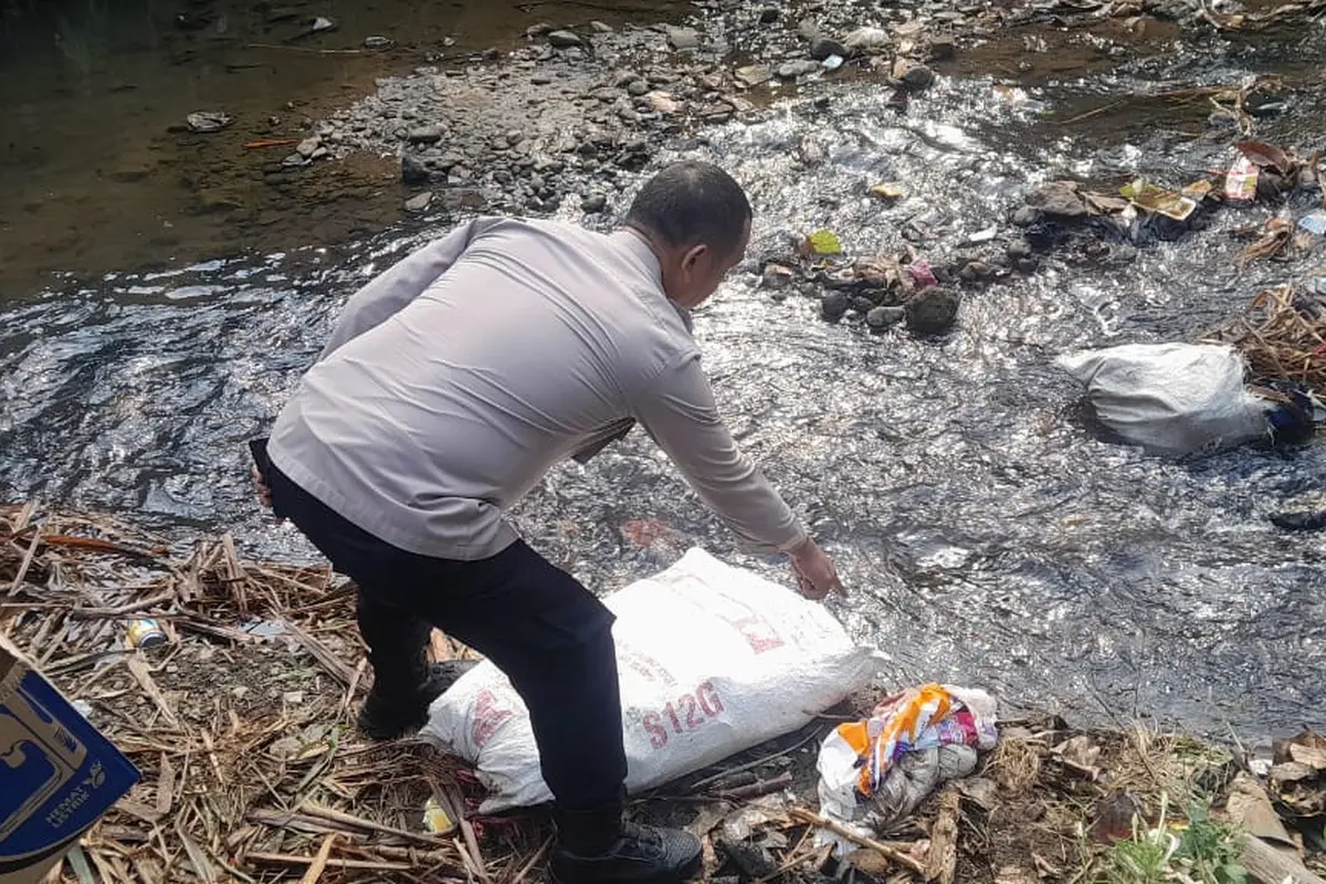 Warga Sukabumi Digegerkan Penemuan Mayat Bayi dalam Kantong Hitam di Sungai Cipelang