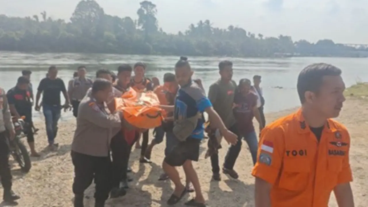 Akhir Tragis Pria yang Jatuh Saat Standing Motor di Jembatan Kampar, Jasad Ditemukan Usai 3 Hari Pencarian