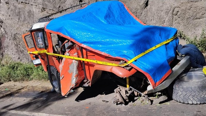 Jip Wisata Bromo Kecelakaan di Jalur Wonokitri, Sopir dan Satu Penumpang Meninggal